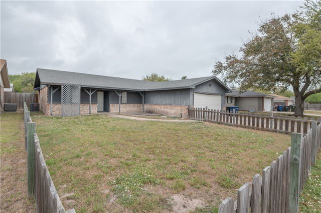 910 Red Start Cir, Corpus Christi, TX 78418
