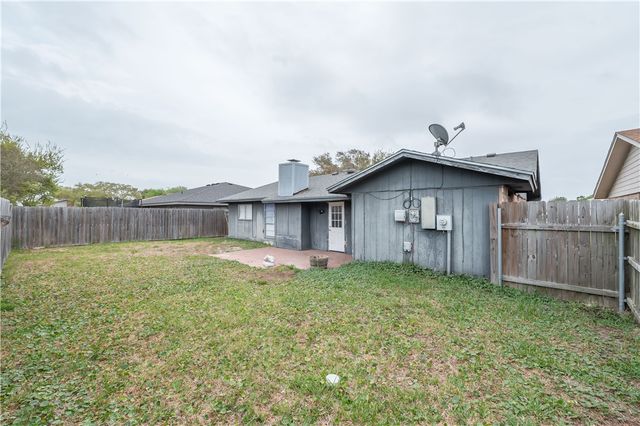 910 Red Start Cir, Corpus Christi, TX 78418