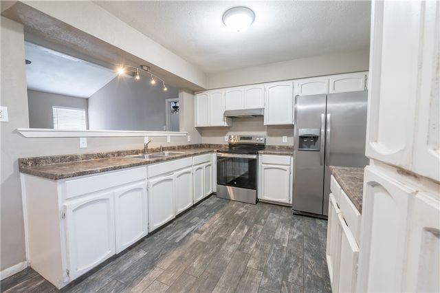 910 Red Start Cir, Corpus Christi, TX 78418