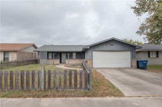 910 Red Start Cir, Corpus Christi, TX 78418