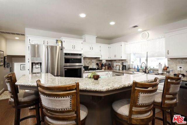 7200 Clifftop Way, Bakersfield, CA 93306