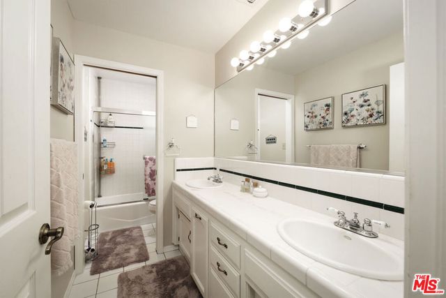 7200 Clifftop Way, Bakersfield, CA 93306