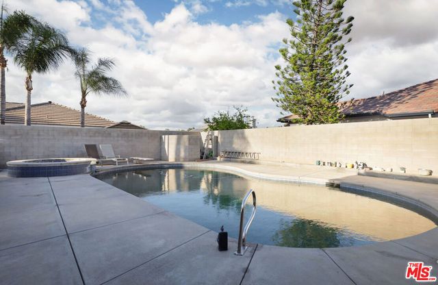 7200 Clifftop Way, Bakersfield, CA 93306