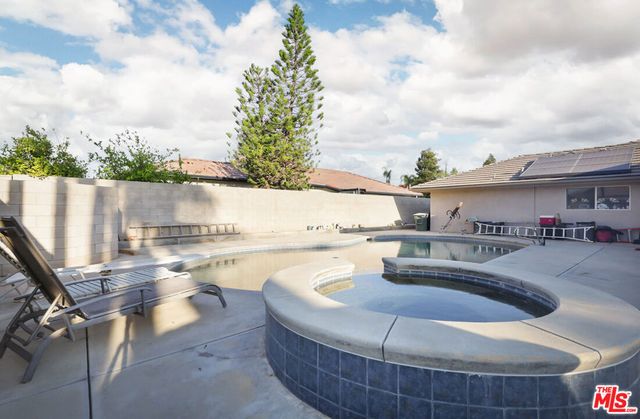 7200 Clifftop Way, Bakersfield, CA 93306