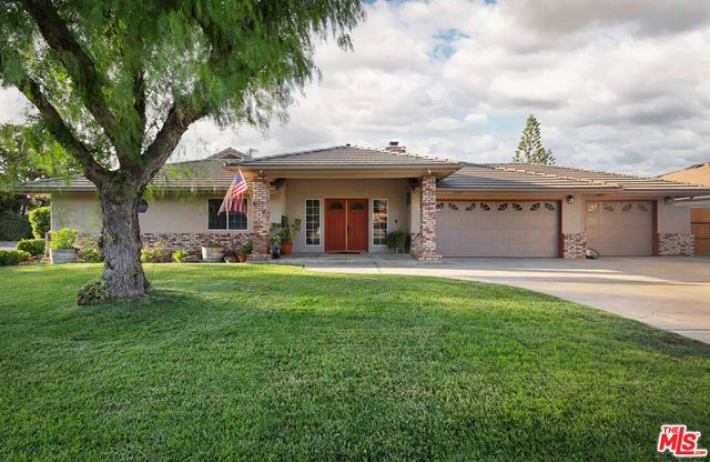 7200 Clifftop Way, Bakersfield, CA 93306