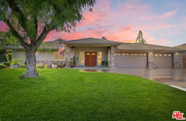 7200 Clifftop Way, Bakersfield, CA 93306