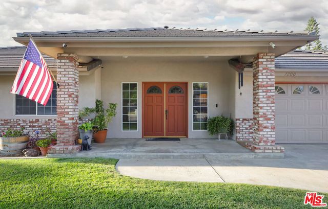 7200 Clifftop Way, Bakersfield, CA 93306