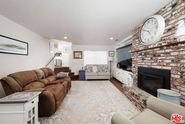 7200 Clifftop Way, Bakersfield, CA 93306