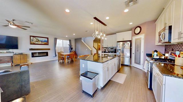 2220 Castle Pines Way, Roseville, CA 95747