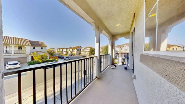2220 Castle Pines Way, Roseville, CA 95747