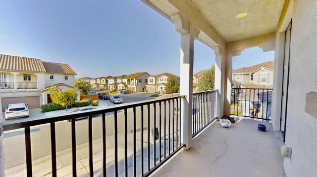 2220 Castle Pines Way, Roseville, CA 95747