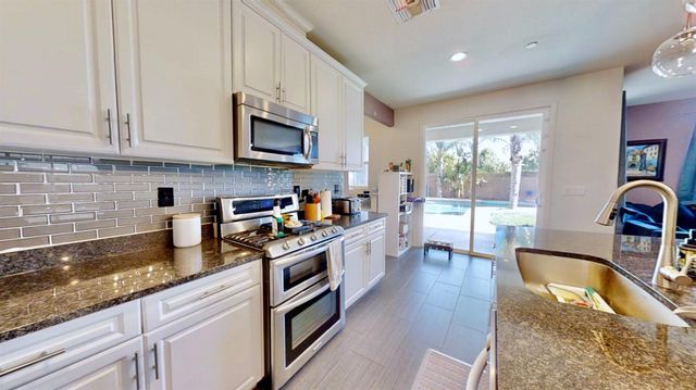 2220 Castle Pines Way, Roseville, CA 95747