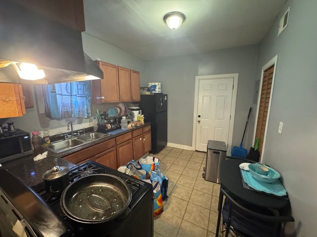 8052 S Langley Avenue, Chicago, IL 60619