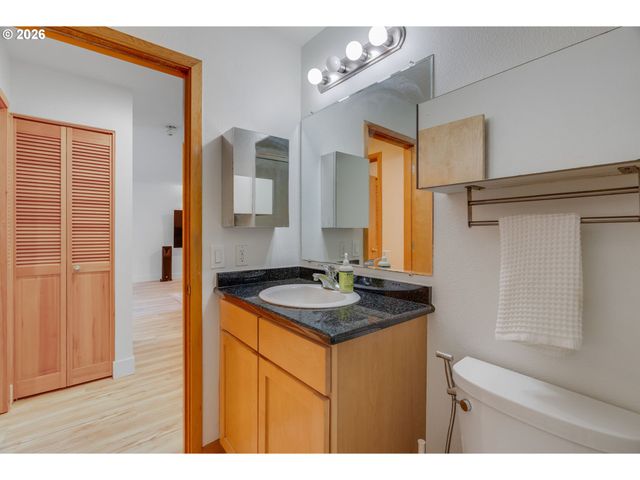 730 Nw NAITO Pkwy E10, Portland, OR 97209