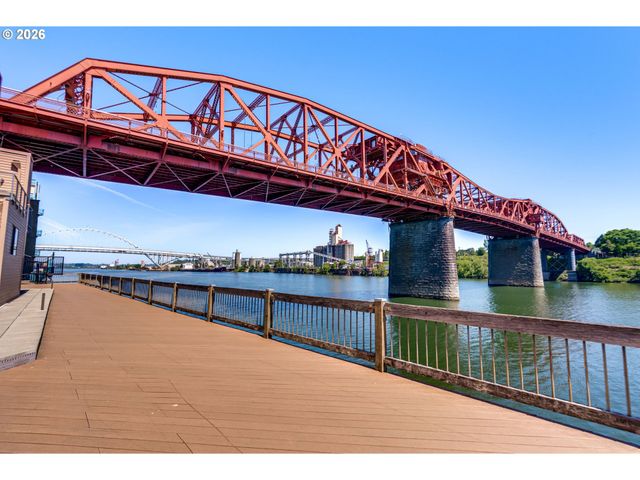 730 Nw NAITO Pkwy E10, Portland, OR 97209
