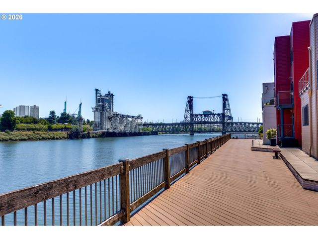730 Nw NAITO Pkwy E10, Portland, OR 97209