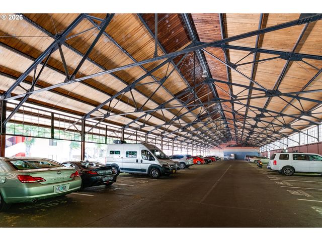 730 Nw NAITO Pkwy E10, Portland, OR 97209