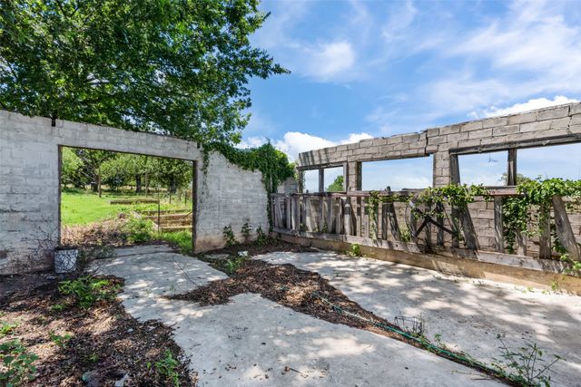 7962 Fm 920, Poolville, TX 76487