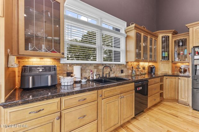 380 Fishers Loop Loop, Sharps Chapel, TN 37866