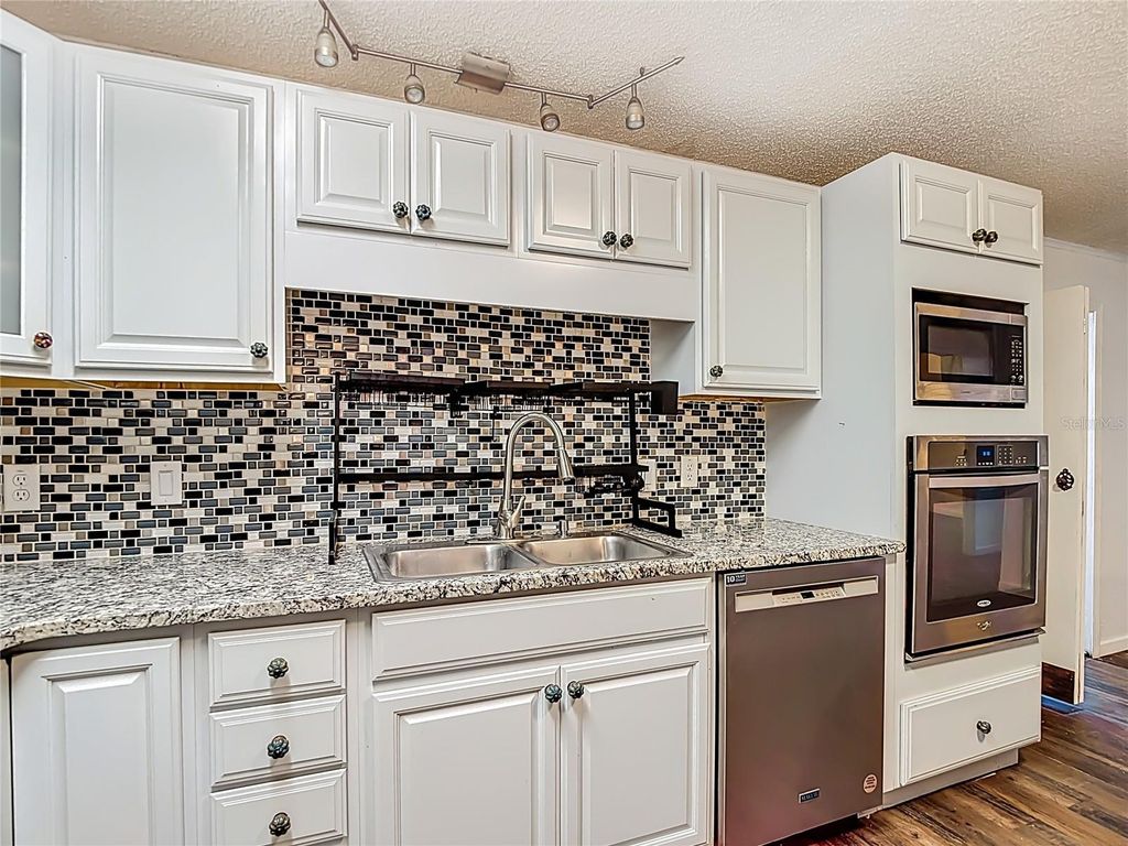 Image 25 of property listing at 8339 WEATHERFORD AVENUE, Brooksville, FL 34613