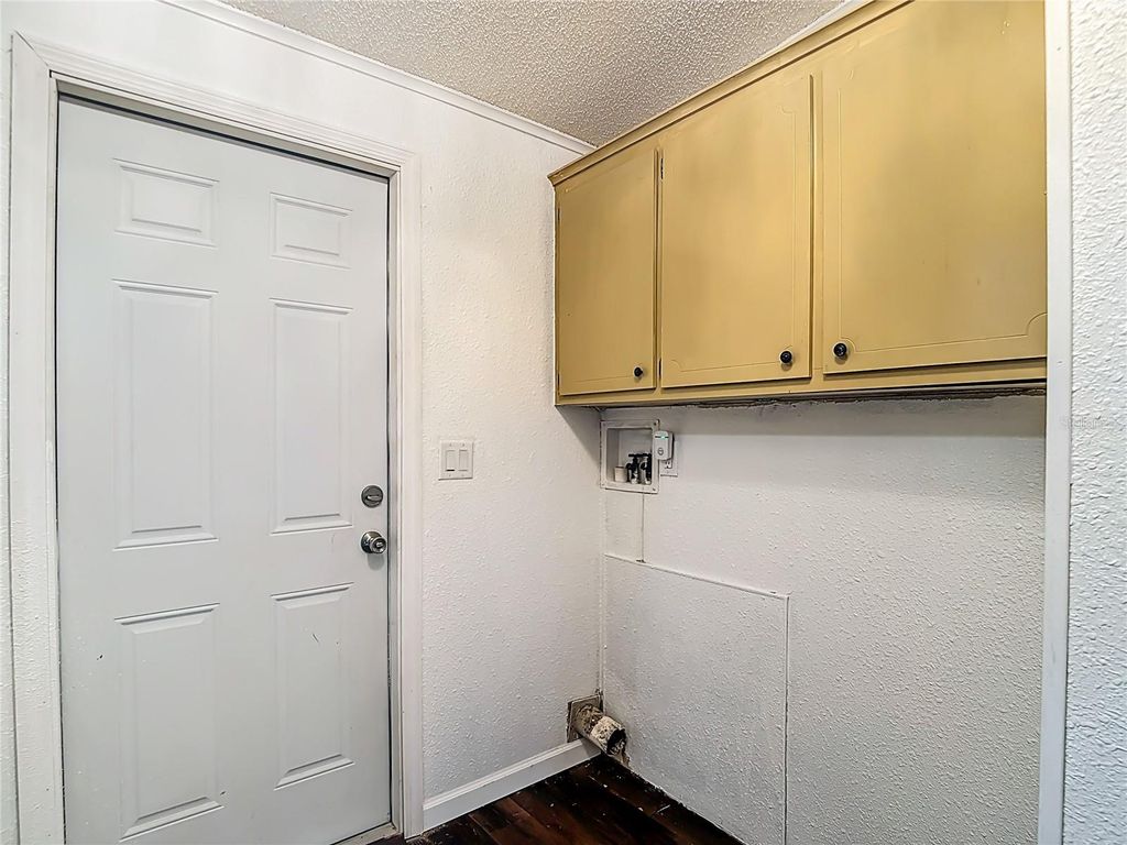 Image 57 of property listing at 8339 WEATHERFORD AVENUE, Brooksville, FL 34613