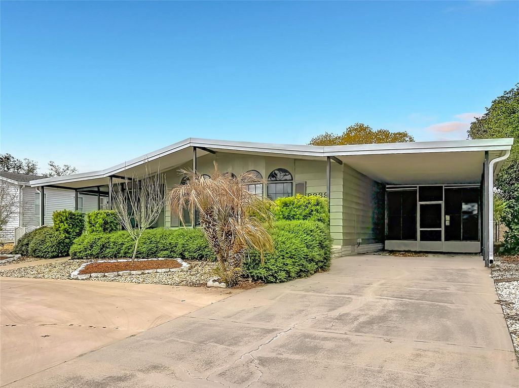 Image 7 of property listing at 8339 WEATHERFORD AVENUE, Brooksville, FL 34613