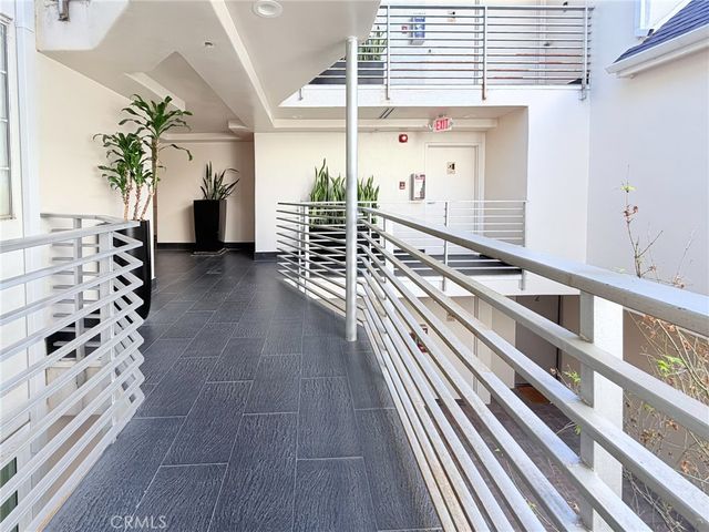 1129 Larrabee Street 10, West Hollywood, CA 90069