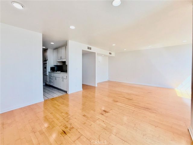 1129 Larrabee Street 10, West Hollywood, CA 90069