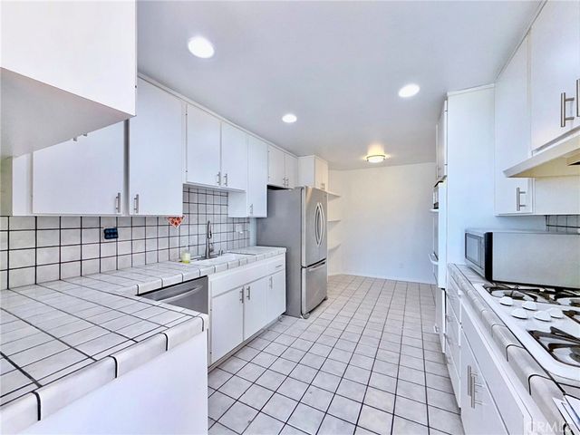 1129 Larrabee Street 10, West Hollywood, CA 90069