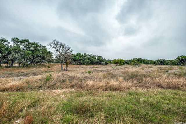 801 Grand Oaks, Hondo, TX 78861