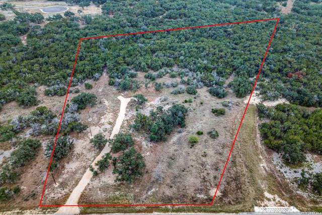 801 Grand Oaks, Hondo, TX 78861