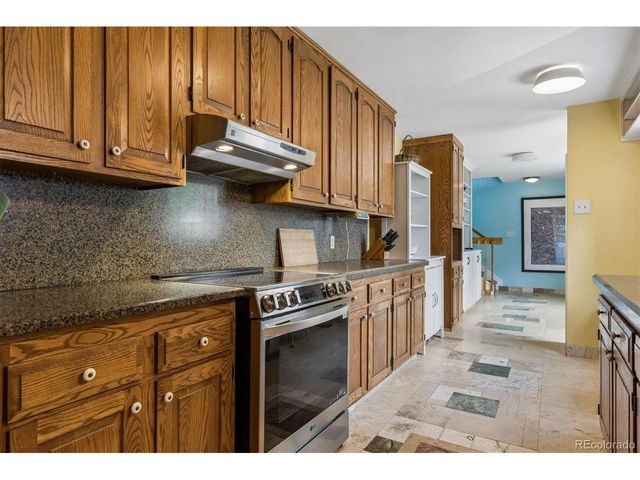 8090 W 19th Ave, Lakewood, CO 80214