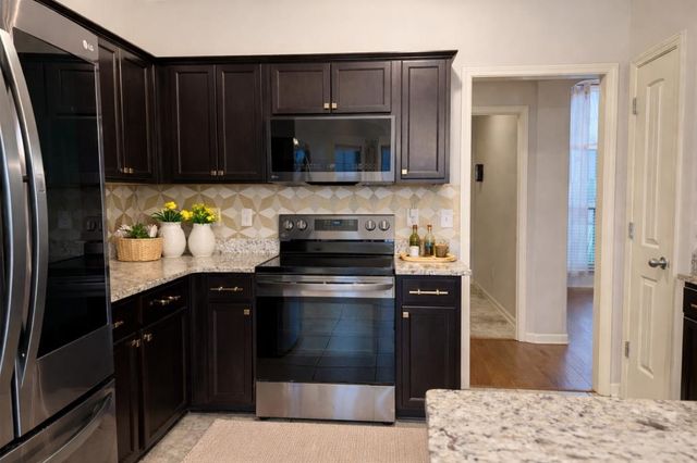 70 JAMES XING, Oakland, TN 38060