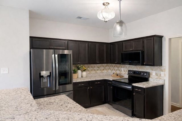 70 JAMES XING, Oakland, TN 38060