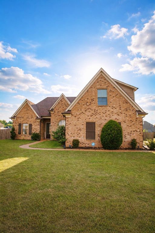 70 JAMES XING, Oakland, TN 38060