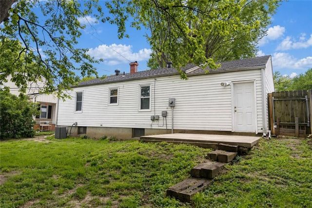 1713 N Dodgion Avenue, Independence, MO 64050