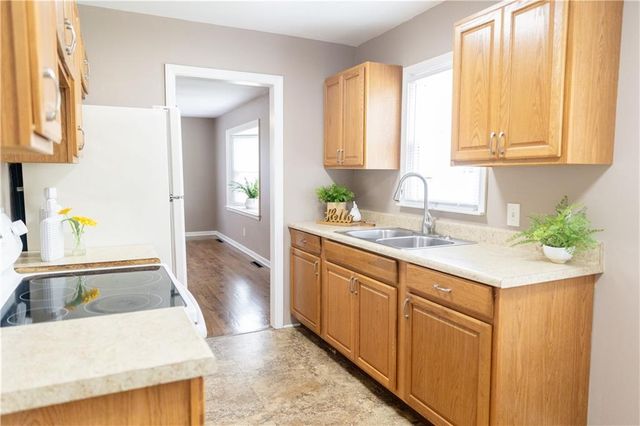 1713 N Dodgion Avenue, Independence, MO 64050