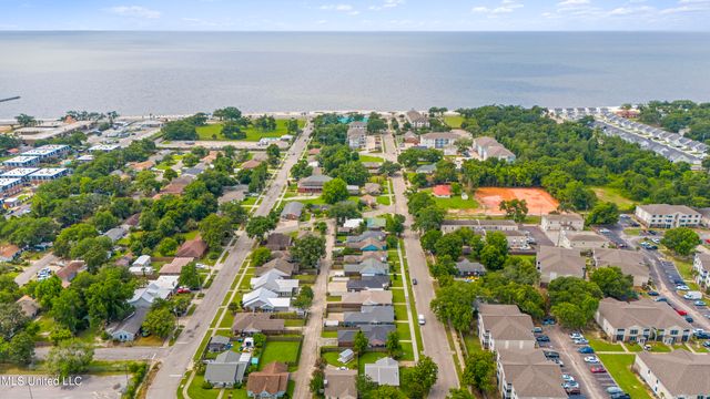 174 Briarfield Avenue, Biloxi, MS 39531