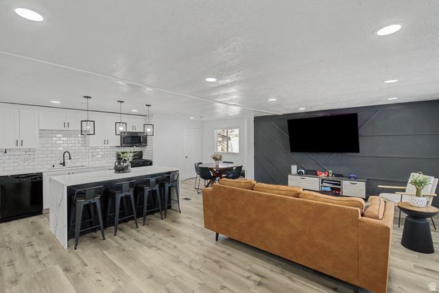 4996 DEL PRADO ST, Murray, UT 84117