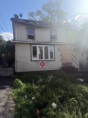 9 Herpers St, Irvington Twp., NJ 07111