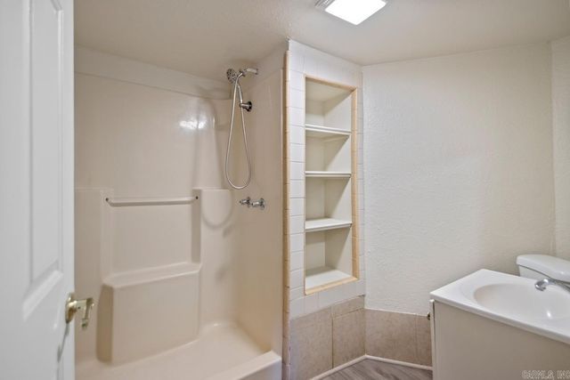 8608 Hicks Rd, Mabelvale, AR 72103