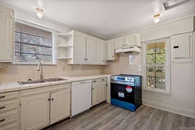 8608 Hicks Rd, Mabelvale, AR 72103