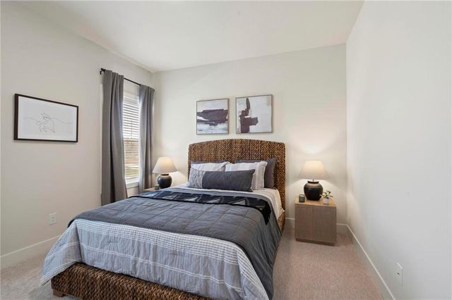 821 Bridgeshire Drive, Raymore, MO 64083