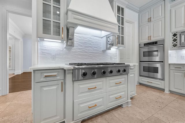 4 Sologne Circle, Little Rock, AR 72223