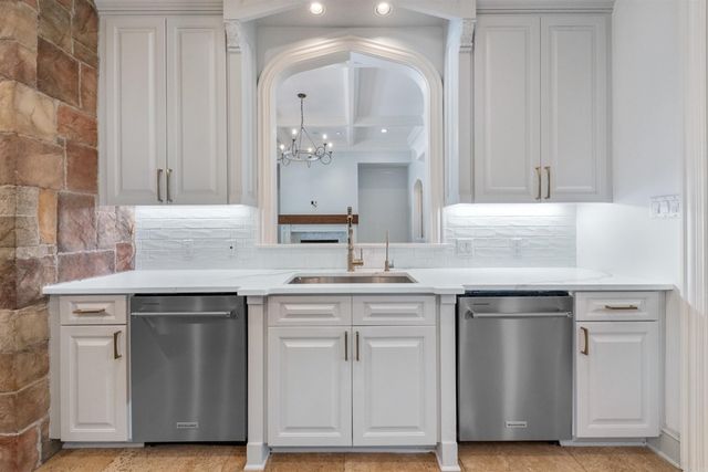 4 Sologne Circle, Little Rock, AR 72223