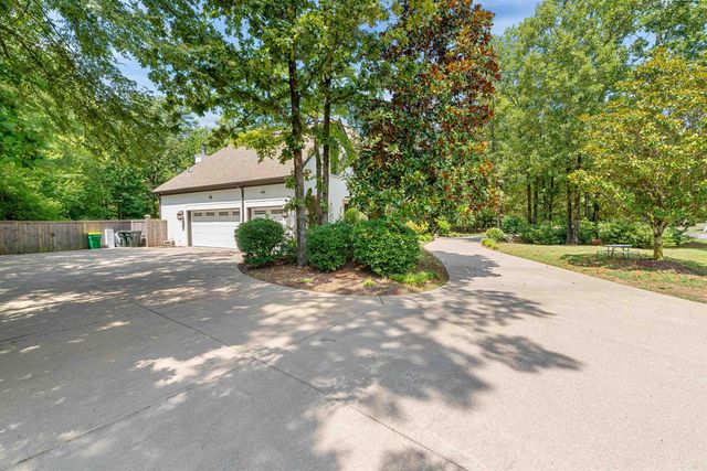 4 Sologne Circle, Little Rock, AR 72223