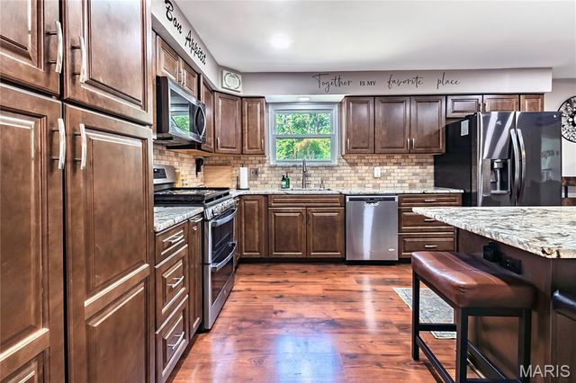 9047 Lowill Lane, Crestwood, MO 63126