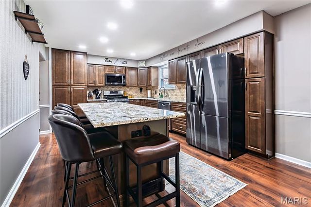 9047 Lowill Lane, Crestwood, MO 63126