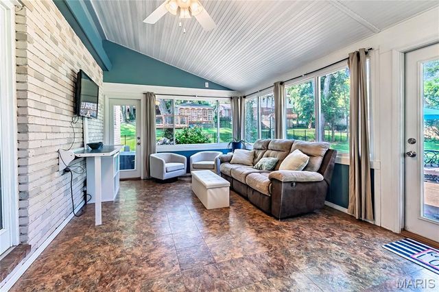 9047 Lowill Lane, Crestwood, MO 63126