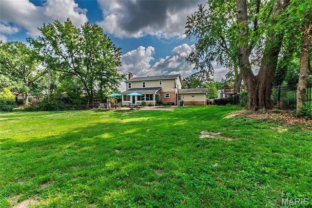 9047 Lowill Lane, Crestwood, MO 63126